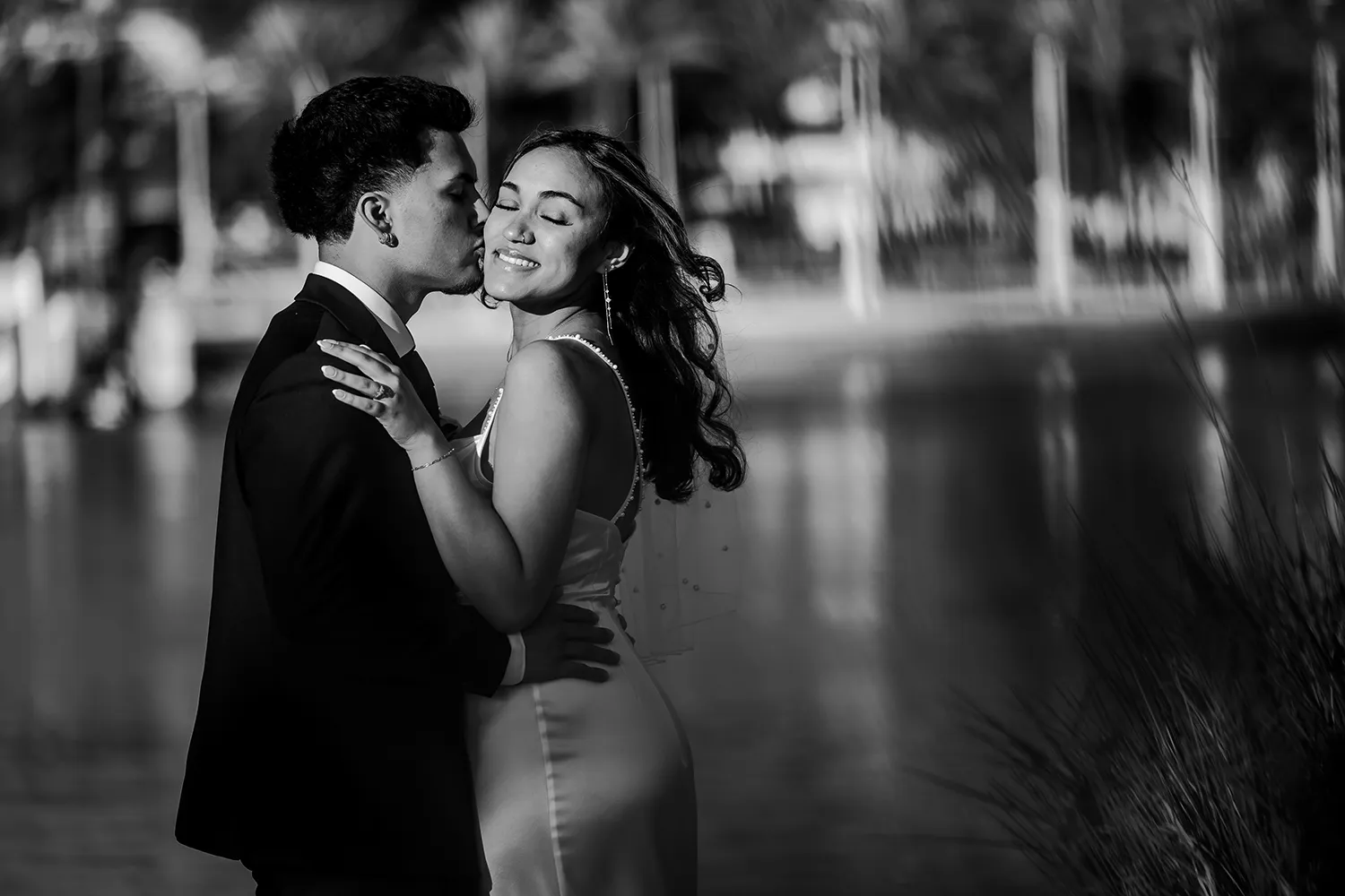 Black and white sunset wedding couple photo at the Shoreline Park Long Beach